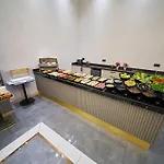 Elysia Hotel *