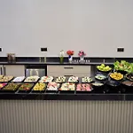 Elysia Hotel *